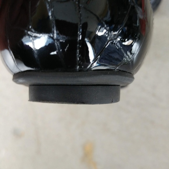 Vaneli Black Flats Patten Leather and Suede - Picture 8 of 8